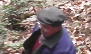 成熟的女人的50至60树林里野婊子高高的